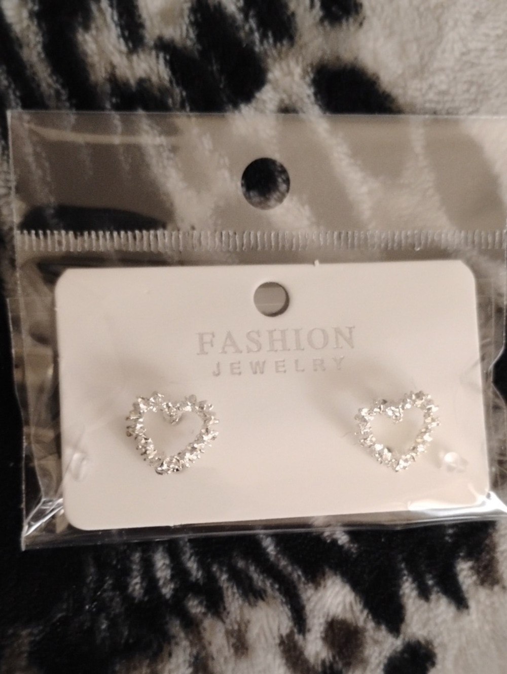 Fashion Jewelry Silver Tone Sparkling Heart Stud Earrings